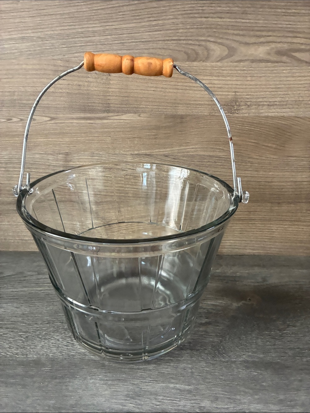 Incredible vintage Anchor
Hocking Glass bucket Apple bushel basket ice bucket